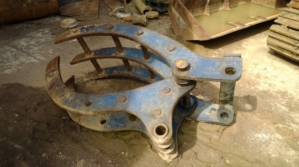 หัวคีบไม้ รุ่น200 ยังใหม่ทำมา2เดือน เลิกกิจการขาย..48000 ของทำอย่างดี...