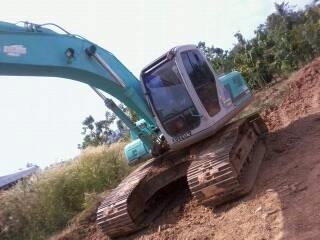 ขายรถแบ็คโฮ  KOBELCO SK200-6 YN10 ไมล์ 12561 เอกสารเล่มทะเบียน