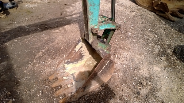 PC30-7 เก๋งตู้ สวยๆรถเช็คนอกใช้น้อยมาก ดับสวิทย์...มีใบอินวอยน์เรียบร้อย.