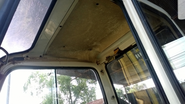 PC30-7 เก๋งตู้ สวยๆรถเช็คนอกใช้น้อยมาก ดับสวิทย์...มีใบอินวอยน์เรียบร้อย.