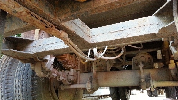 รถบรรทุก พ่วงแม่-ลูก ยี่ห้อ NISSAN 275 แรงม้า ติดแก๊ส NGV 8 ถังลักษณะถังยืน