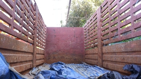 รถบรรทุก พ่วงแม่-ลูก ยี่ห้อ NISSAN 275 แรงม้า ติดแก๊ส NGV 8 ถังลักษณะถังยืน