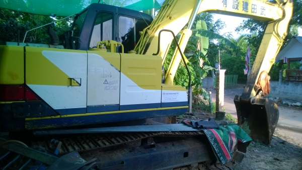 ขายแบ็คโฮเก่านอกใช้งานน้อย