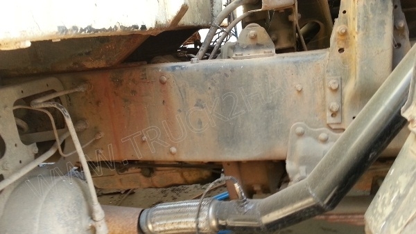 รถบรรทุก พ่วงแม่-ลูก ยี่ห้อ NISSAN ติดแก๊ส NGV 8 ถัง ลักษณะถังยืน