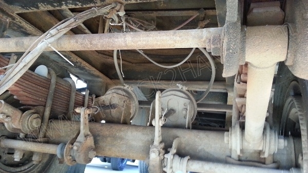 รถบรรทุก พ่วงแม่-ลูก ยี่ห้อ NISSAN ติดแก๊ส NGV 8 ถัง ลักษณะถังยืน