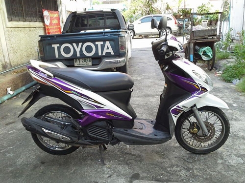 MIO 125 GT ปี 55 สีม่วง ขาว รถสภาพสวยกริ๊บ เครื่องเยี่ยม ชุดสีไม่มีแตก เอกสารครบ