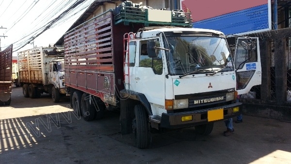 รถบรรทุก 10 ล้อ ยี่ห้อ HINO 168 แรงม้า  ติดแก๊ส NGV 8 ถัง ลักษณะถังยืน