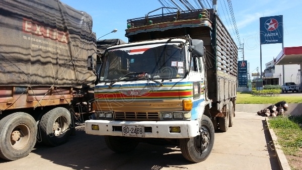 รถบรรทุก 10 ล้อ ยี่้ห้อ HINO ติดแก๊ส NGV 8 ถัง ลักษณะถังยืน