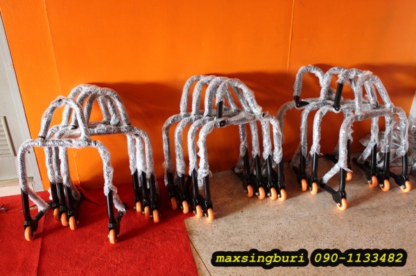 ร้านแม็กสิงห์บุรี จำหน่าย เสื้อ หมวก ถุงมือ แสตนตั้งรถ น้ำมันเครื่องคุณภาพ