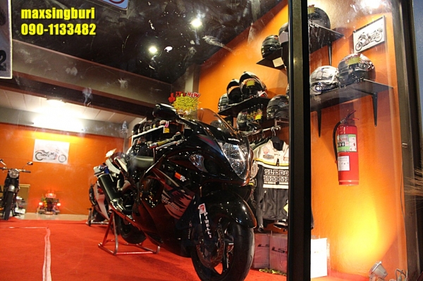 ร้านแม็กสิงห์บุรี จำหน่าย เสื้อ หมวก ถุงมือ แสตนตั้งรถ น้ำมันเครื่องคุณภาพ