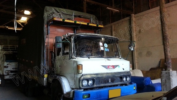 รถบรรทุก 10 ล้อ ยี่ห้อ HINO 168 แรงม้า ติดแก๊ส NGV 8 ถัง ลักษณะถังยืน