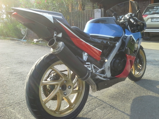 Honda vfr400cc.nc24ทะเบียนเล่มเขียวลดเหลือ49000เข้ามารับรถไปเลย