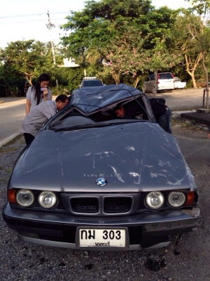ขาย ซาก BMW 525 e34 ปี 94 เล่มทะเบียนครบ  เอาไปปั้น หรือ แยกอะไหล่