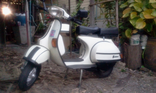 ขาย px 150 ไฟเหลี่ยมแท้ เดิมๆทุกชิ้น อิตาลีแท้ เครื่องดีมาก ไม่มีหยดเยิ้ม สีเดิมทุกชิ้น ราคา 29,000 ติดต่อ 0852439587