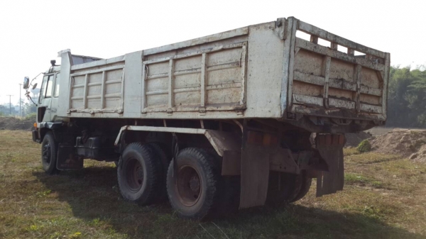 ขายด่วนไอ้หลงสิบปีดสองเพลาดั้ม FN527MA195แรง  พร้อมใช้จัดแนนท์ได้โทร 0801515451