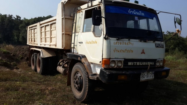 ขายด่วนไอ้หลงสิบปีดสองเพลาดั้ม FN527MA195แรง  พร้อมใช้จัดแนนท์ได้โทร 0801515451