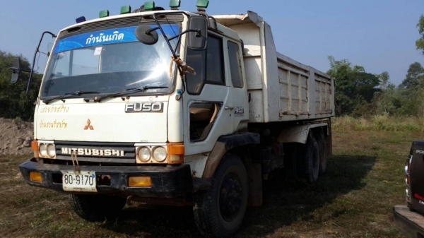 ขายด่วนไอ้หลงสิบปีดสองเพลาดั้ม FN527MA195แรง  พร้อมใช้จัดแนนท์ได้โทร 0801515451