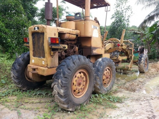 รถเกรด  KOMATSU  GD37  สนใจติดต่อ 081 - 6079515