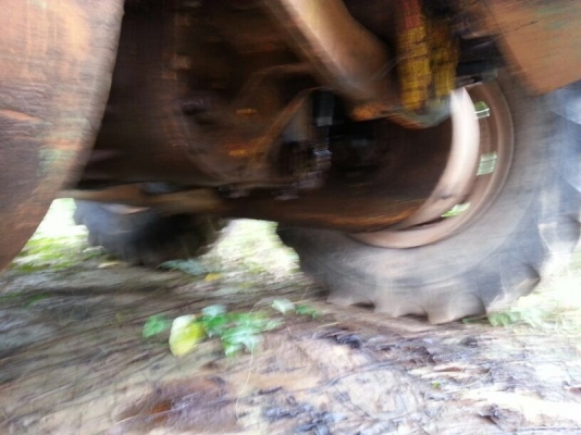 รถเกรด  KOMATSU  GD37  สนใจติดต่อ 081 - 6079515