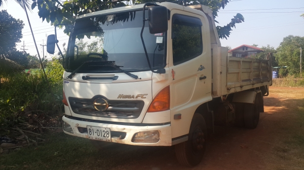 ขายด่วนHINO6ล้อดั้มพร้อมใช้รีบจอง