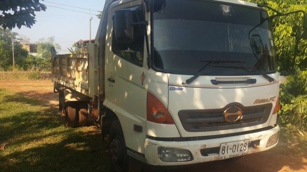 ขายด่วนHINO6ล้อดั้มพร้อมใช้รีบจอง