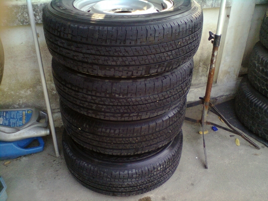 ยางกู๊ดเยียร์ 1ชุด ขอบ 15   215 70 15 ปี 09 แถมล้อกะทะ
