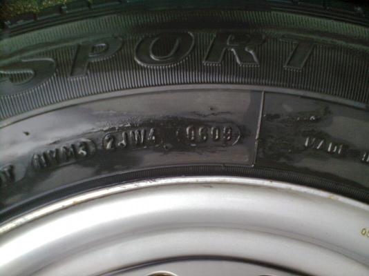 ยางกู๊ดเยียร์ 1ชุด ขอบ 15   215 70 15 ปี 09 แถมล้อกะทะ