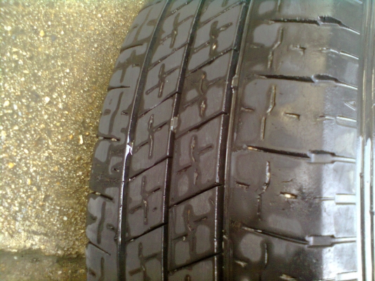 ยางกู๊ดเยียร์ 1ชุด ขอบ 15   215 70 15 ปี 09 แถมล้อกะทะ