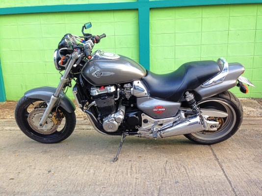 ขาย X4 1,300 cc. สไตล์ V rod. สายถักทั้งคัน สภาพจบๆ อินวอย+สพม ตัวจริง รถใช้เองดูแลอย่างดีครับ