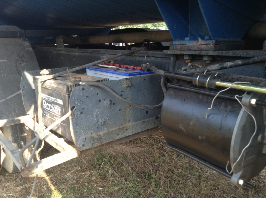 ขายรถบรรทุกแทงค์น้ำ 10 ล้อหัวยาวเพลาเดียว ชุดปั้มน้ำอยู่ครบ คัสซีสวยตลอดเส้น เครื่อง 6BF1 175 แรงม้า เกียร์ร็อคกี้ ยางเต็ม ทะเบียนพร้อมโอนครับ