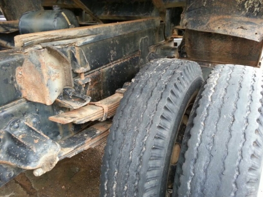 รถฮีโน่ 6 ล้อดั้ม 195 แรงม้า  สนใจติดต่อ 081 - 6079515