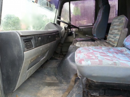 รถฮีโน่ 6 ล้อดั้ม 195 แรงม้า  สนใจติดต่อ 081 - 6079515