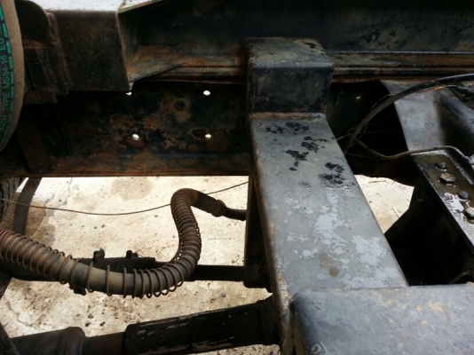 รถฮีโน่ 6 ล้อดั้ม 195 แรงม้า  สนใจติดต่อ 081 - 6079515