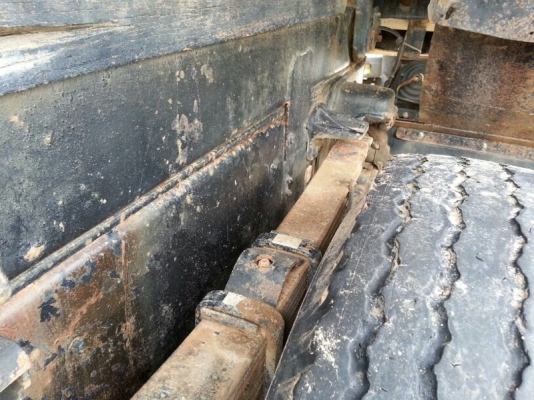 รถฮีโน่ 6 ล้อดั้ม 195 แรงม้า  สนใจติดต่อ 081 - 6079515