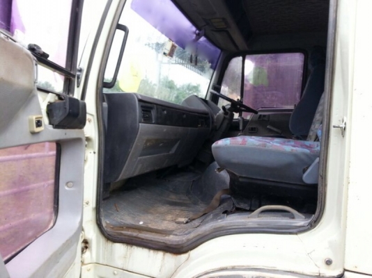 รถฮีโน่ 6 ล้อดั้ม 195 แรงม้า  สนใจติดต่อ 081 - 6079515