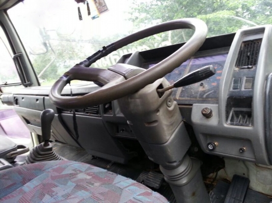 รถฮีโน่ 6 ล้อดั้ม 195 แรงม้า  สนใจติดต่อ 081 - 6079515