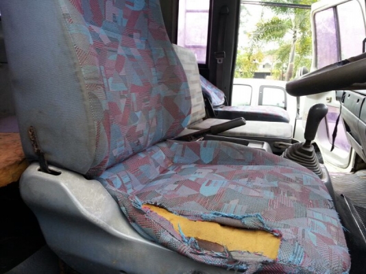 รถฮีโน่ 6 ล้อดั้ม 195 แรงม้า  สนใจติดต่อ 081 - 6079515