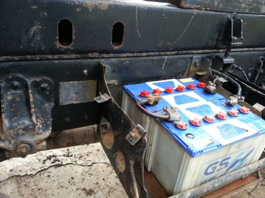 รถฮีโน่ 6 ล้อดั้ม 195 แรงม้า  สนใจติดต่อ 081 - 6079515