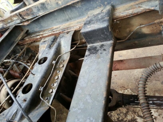 รถฮีโน่ 6 ล้อดั้ม 195 แรงม้า  สนใจติดต่อ 081 - 6079515