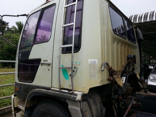 รถฮีโน่ 6 ล้อดั้ม 195 แรงม้า  สนใจติดต่อ 081 - 6079515