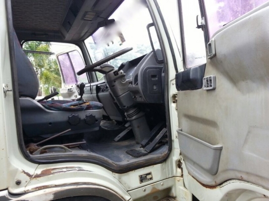 รถฮีโน่ 6 ล้อดั้ม 195 แรงม้า  สนใจติดต่อ 081 - 6079515