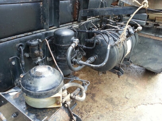 รถฮีโน่ 6 ล้อดั้ม 195 แรงม้า  สนใจติดต่อ 081 - 6079515