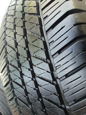 ขายยาง265/65/17 ปี 12 BRIDGESTONE DUELER HT 684 1 ชุด