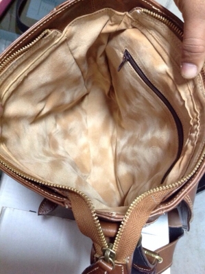 กระเป๋าหนังแท้ series 04 ดูรูปด้านใน