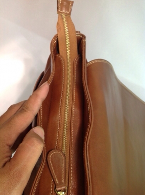 กระเป๋าหนังแท้ series 04 ดูรูปด้านใน