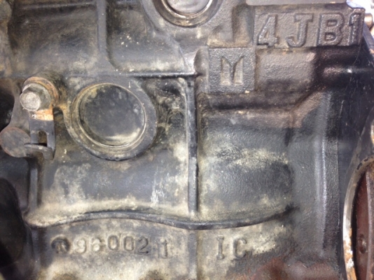 ขอขายเครื่องISUZU2800 โบ