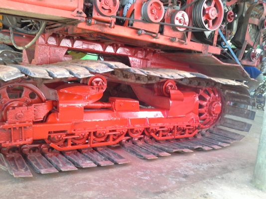 คันนี้ขายไปต้นปี ได้คิวไปฝึกเกี่ยววันที่ 1 พ.ย. 57 อำเภอหนองหาน อุดรฯ จ่า พบกัน จะมีรถเกี่ยวขนาดอุ้ม 1.5 ต้น และ 2.3 ตัน เข้าอู่หลังปีใหม่ครับ ท่านที่ต้องการรถเกี่ยวคุณภาพ ราคาถูกรอได้เลยครับ  SAKPATTANA ss 300  เครื่อง 200 แรง ตัวเดิน M10 ของ comosak ราค