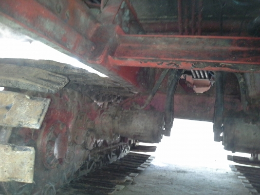 คันนี้ขายไปต้นปี ได้คิวไปฝึกเกี่ยววันที่ 1 พ.ย. 57 อำเภอหนองหาน อุดรฯ จ่า พบกัน จะมีรถเกี่ยวขนาดอุ้ม 1.5 ต้น และ 2.3 ตัน เข้าอู่หลังปีใหม่ครับ ท่านที่ต้องการรถเกี่ยวคุณภาพ ราคาถูกรอได้เลยครับ  SAKPATTANA ss 300  เครื่อง 200 แรง ตัวเดิน M10 ของ comosak ราค