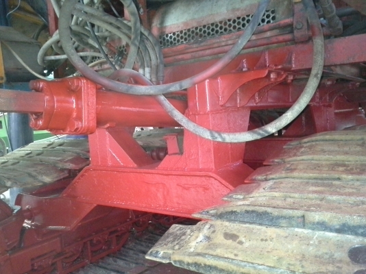 คันนี้ขายไปต้นปี ได้คิวไปฝึกเกี่ยววันที่ 1 พ.ย. 57 อำเภอหนองหาน อุดรฯ จ่า พบกัน จะมีรถเกี่ยวขนาดอุ้ม 1.5 ต้น และ 2.3 ตัน เข้าอู่หลังปีใหม่ครับ ท่านที่ต้องการรถเกี่ยวคุณภาพ ราคาถูกรอได้เลยครับ  SAKPATTANA ss 300  เครื่อง 200 แรง ตัวเดิน M10 ของ comosak ราค