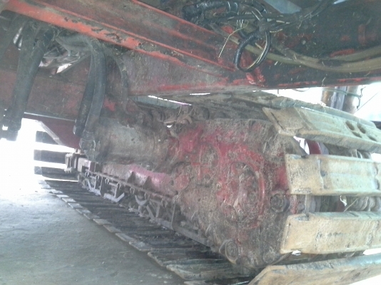 คันนี้ขายไปต้นปี ได้คิวไปฝึกเกี่ยววันที่ 1 พ.ย. 57 อำเภอหนองหาน อุดรฯ จ่า พบกัน จะมีรถเกี่ยวขนาดอุ้ม 1.5 ต้น และ 2.3 ตัน เข้าอู่หลังปีใหม่ครับ ท่านที่ต้องการรถเกี่ยวคุณภาพ ราคาถูกรอได้เลยครับ  SAKPATTANA ss 300  เครื่อง 200 แรง ตัวเดิน M10 ของ comosak ราค